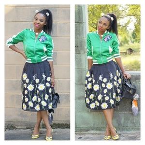 ✨Embroidered Daisy Skirt✨